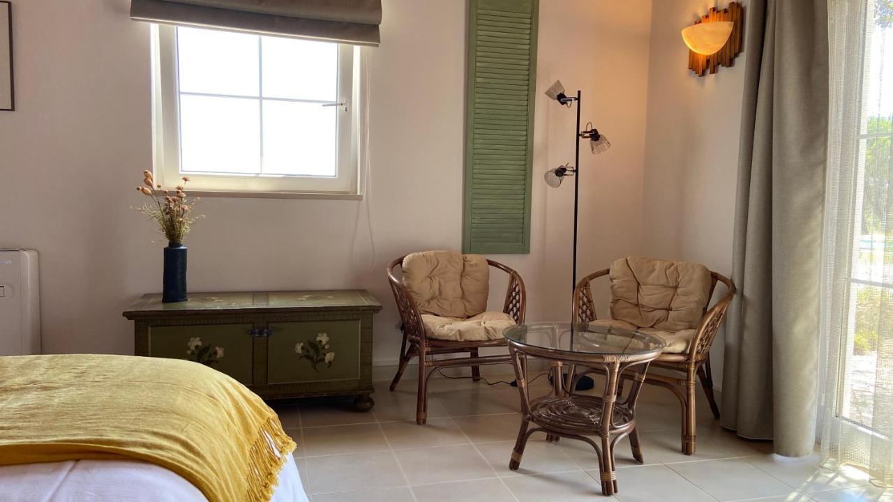 アルジェズール Sussurros Do Monte Bed & Breakfast エクステリア 写真