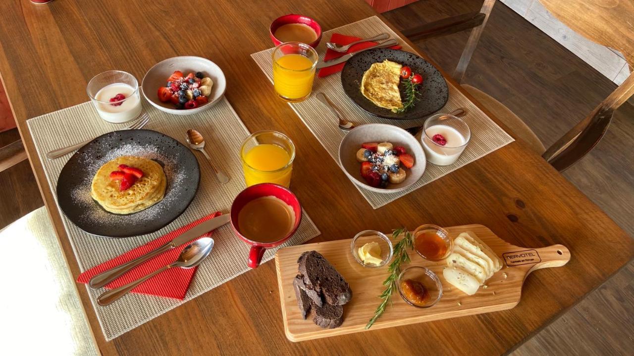 アルジェズール Sussurros Do Monte Bed & Breakfast エクステリア 写真
