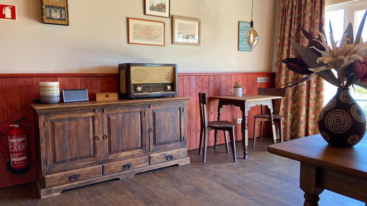 アルジェズール Sussurros Do Monte Bed & Breakfast エクステリア 写真