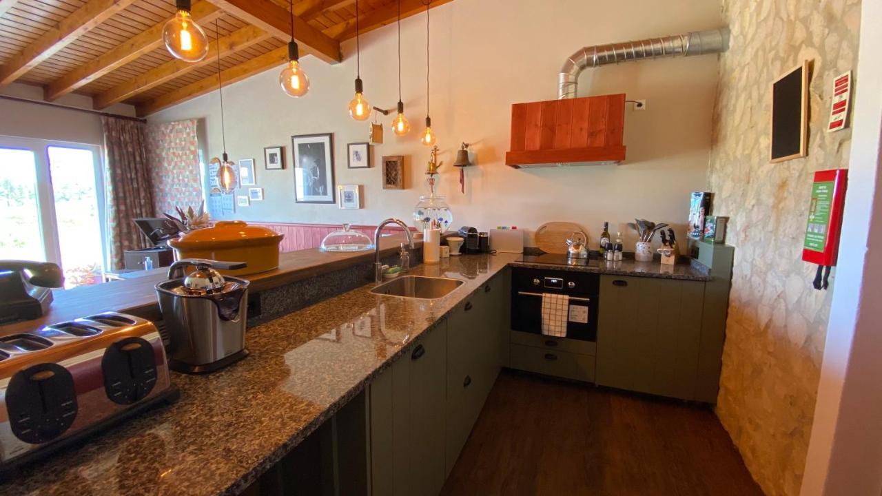アルジェズール Sussurros Do Monte Bed & Breakfast エクステリア 写真