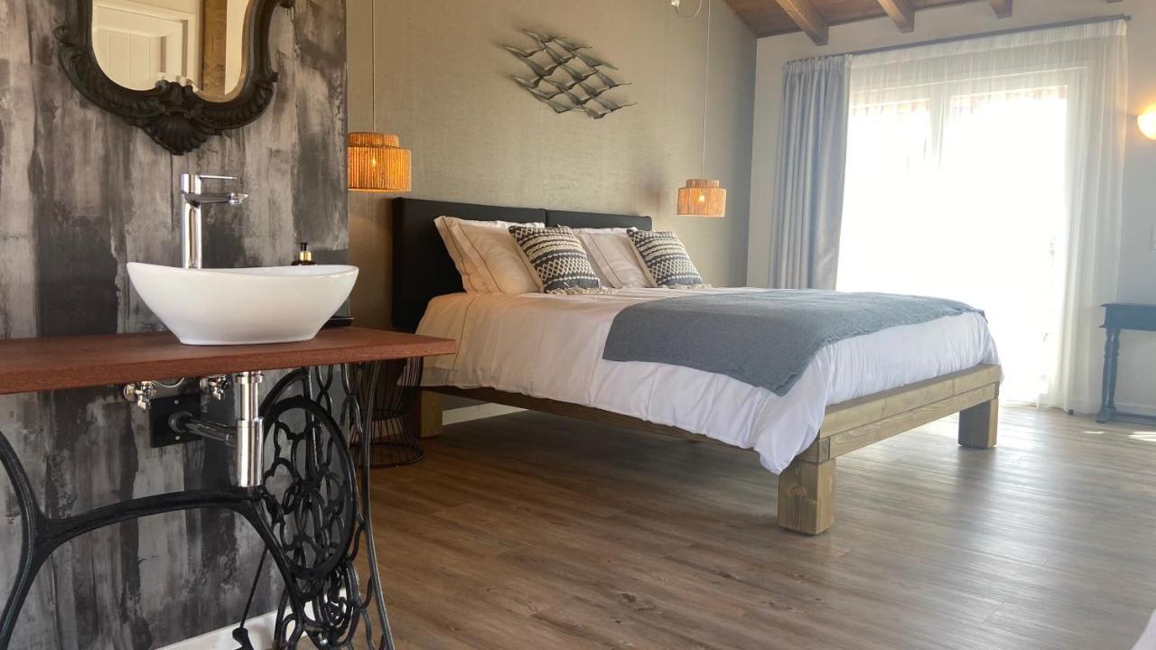 アルジェズール Sussurros Do Monte Bed & Breakfast エクステリア 写真